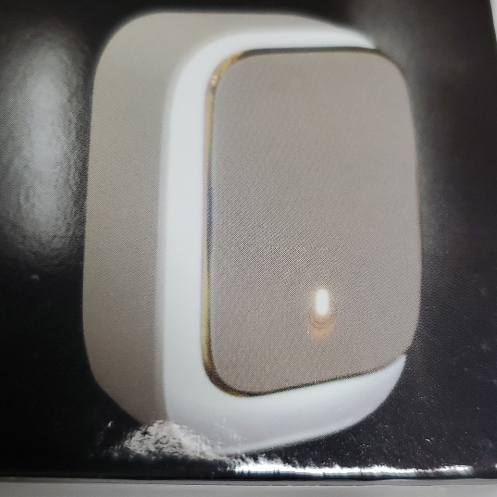 LIFEWARE Wall Port with Night Light - Picture 6 of 10